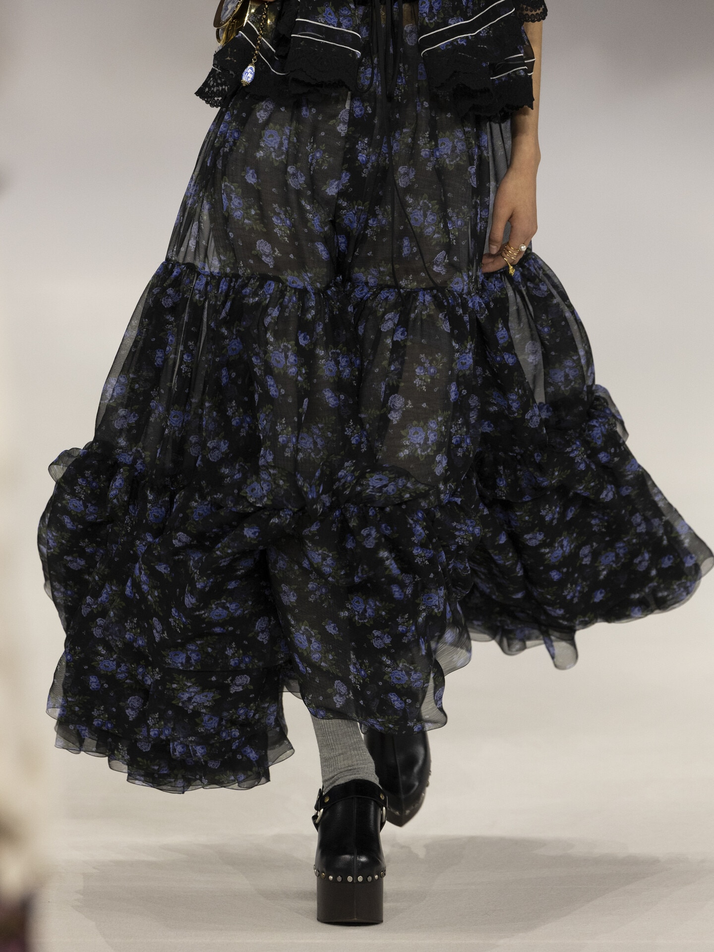Look 24 - 3