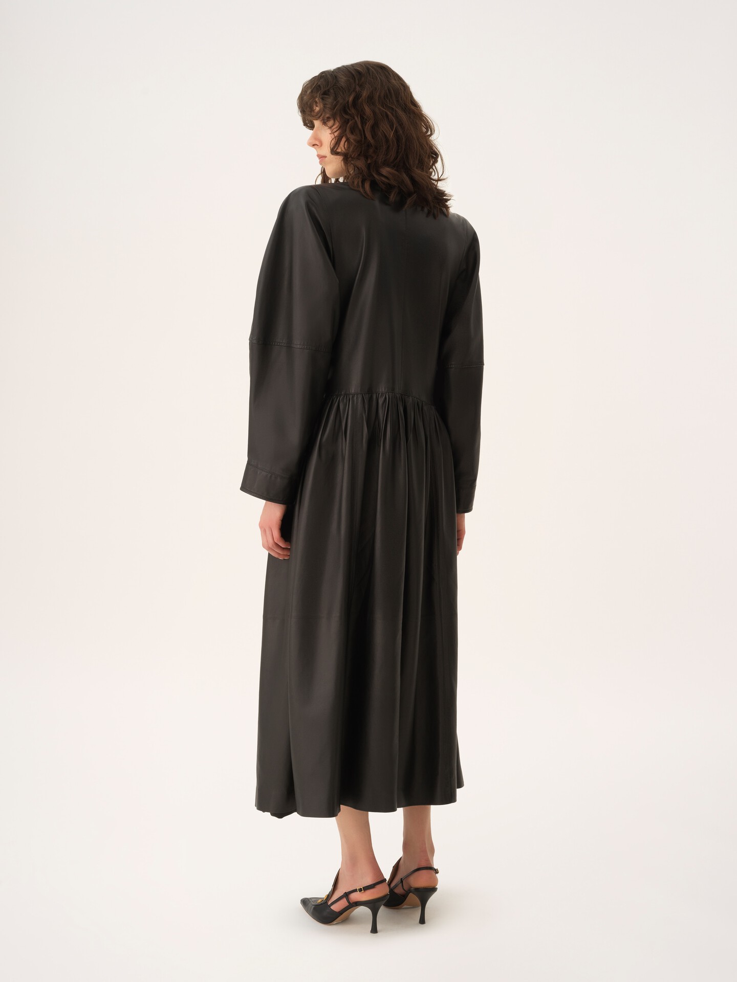Oversized long riding coat in leather - 3.0