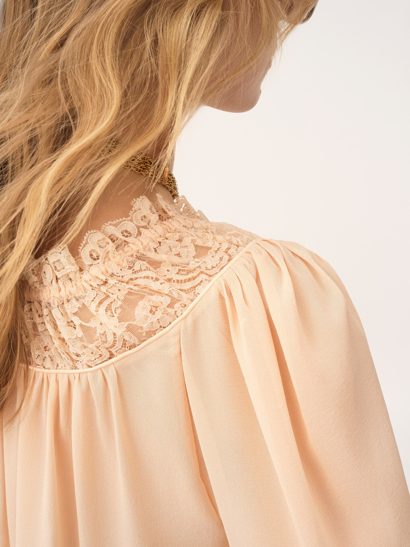 Scoop-neck cropped top in silk georgette & lace - 7