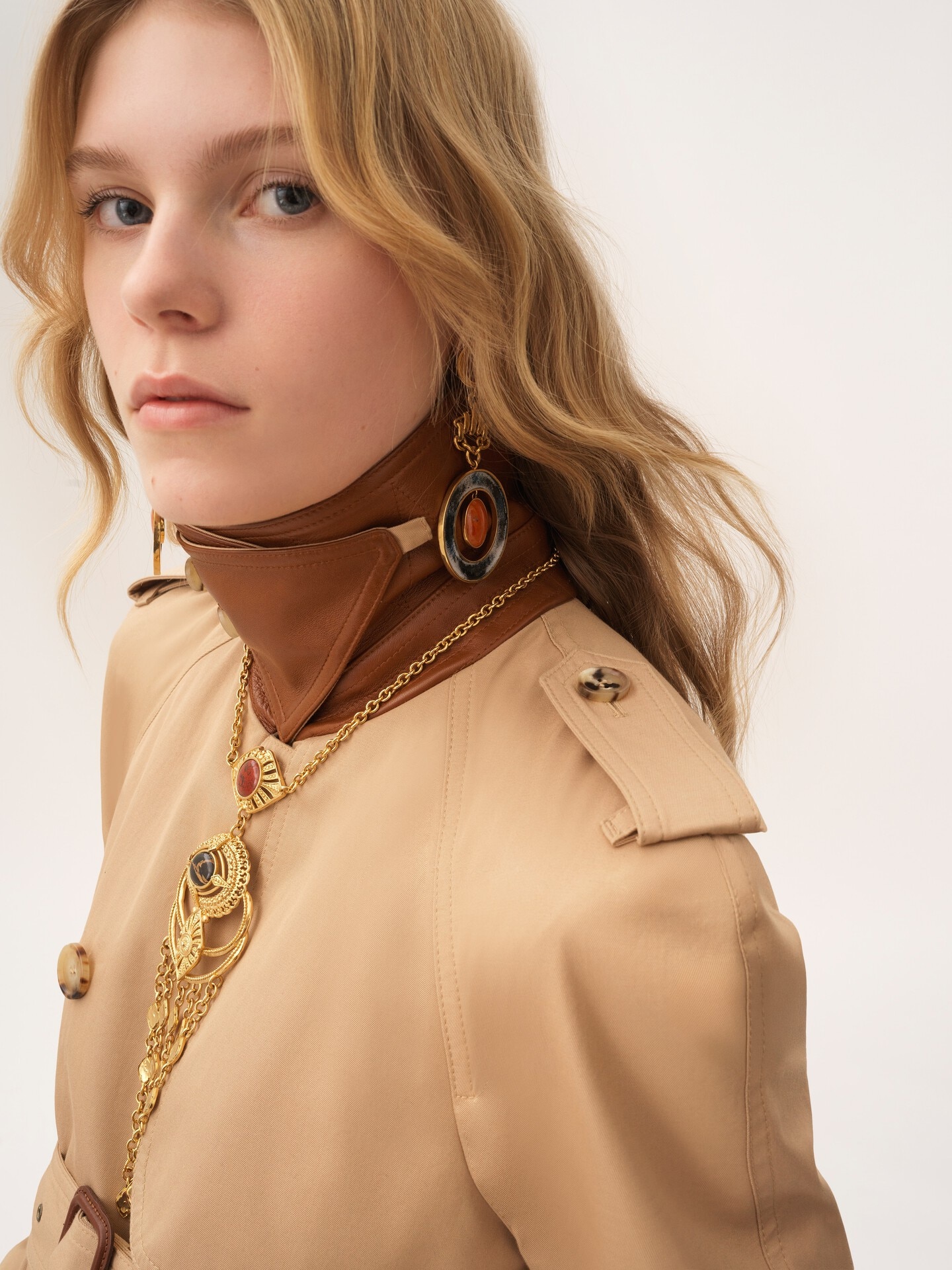 Trench court en gabardine de coton - 7