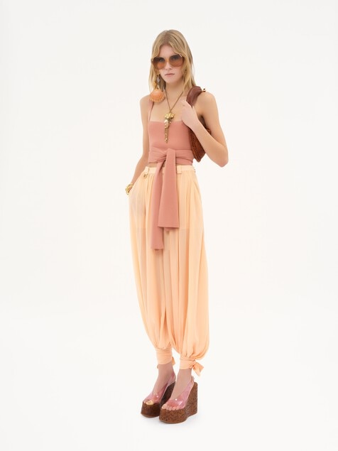 Fluid pleated pants in silk charmeuse