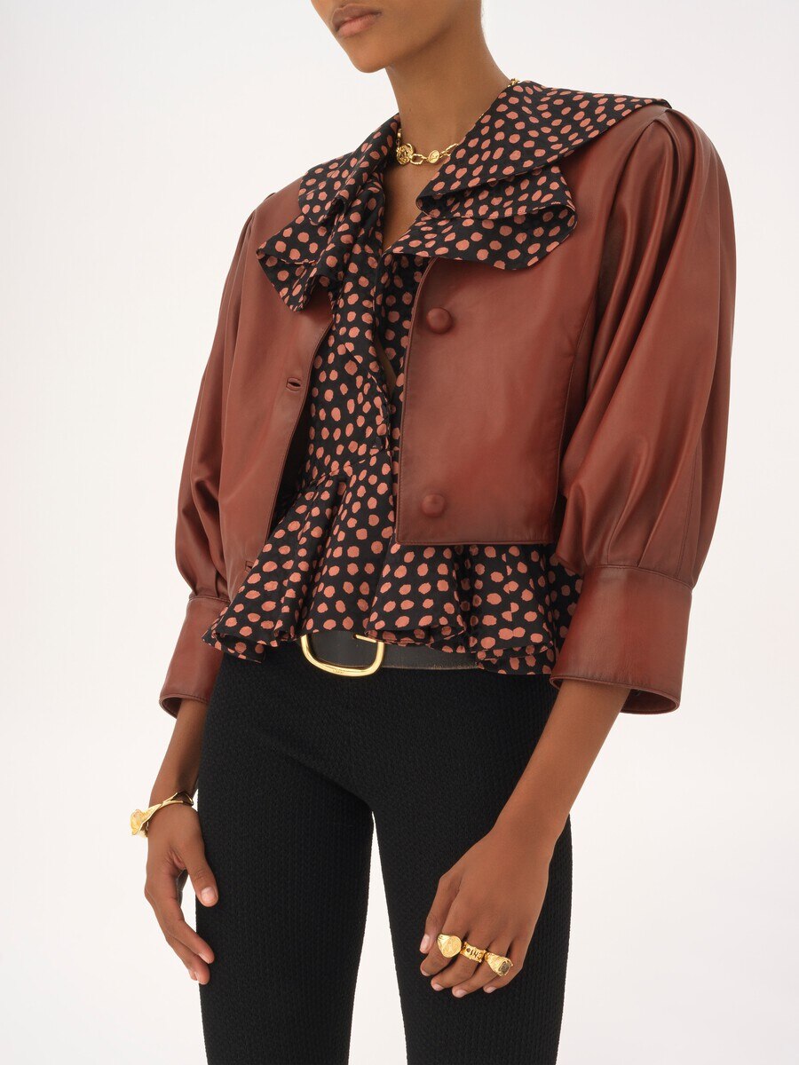 Cropped collarless jacket in leather - 5