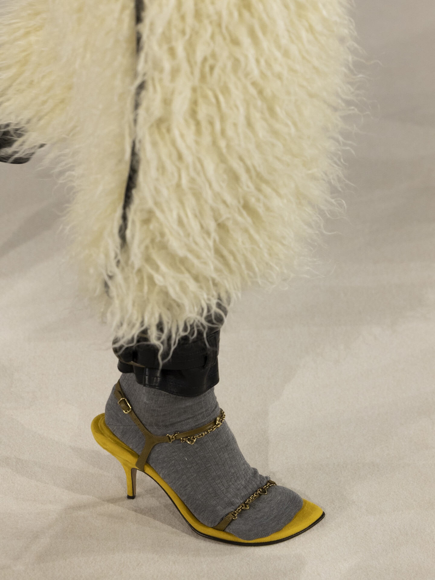 Look 33 - 4