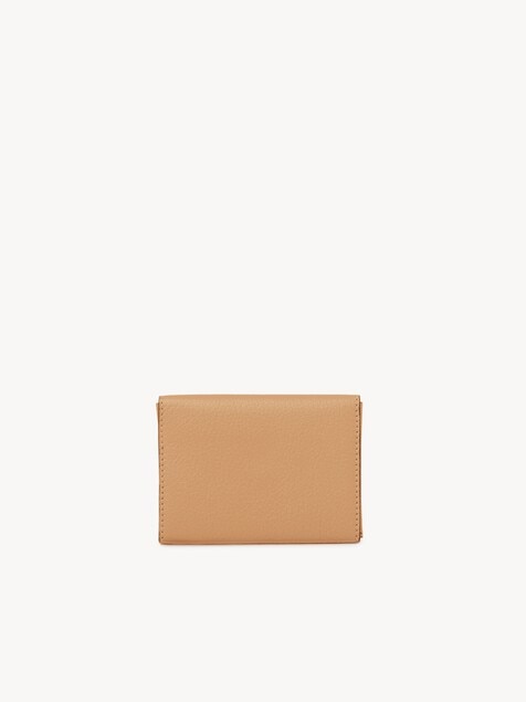 Envelope card holder in grained leather