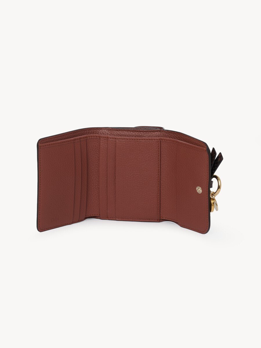 Small Alphabet tri-fold in grained leather - 5