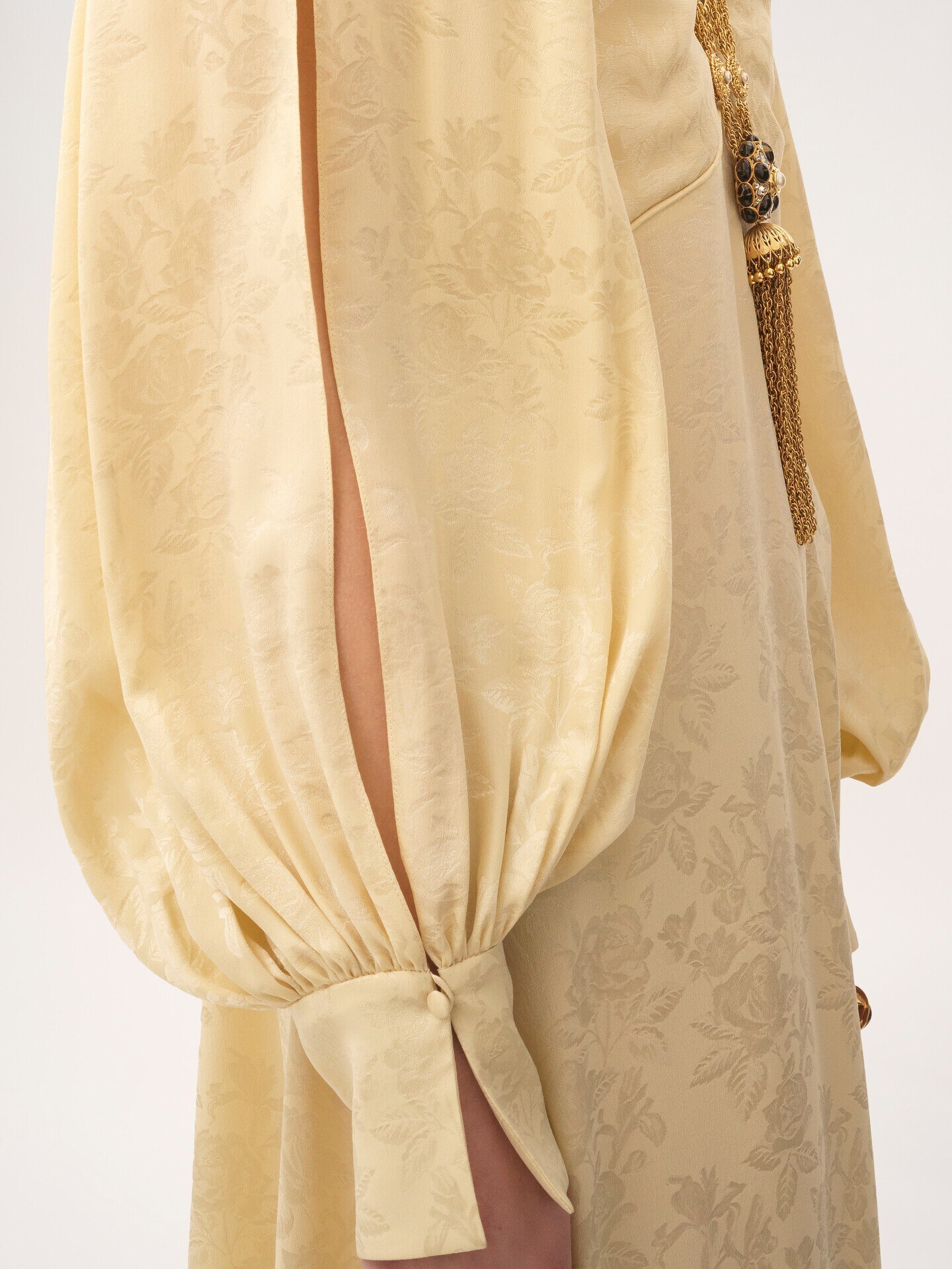 Robe longue fronc&eacute;e en soie jacquard - 7