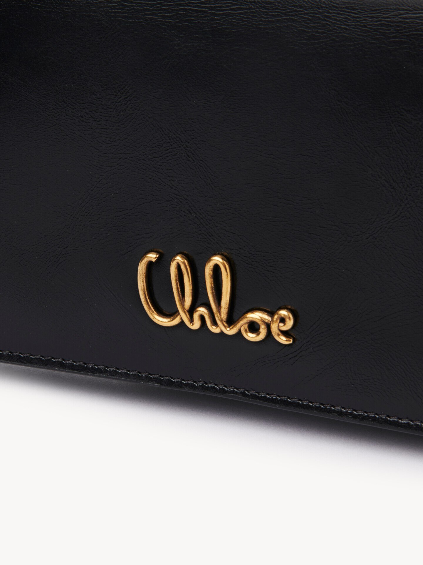 グレインレザー製チェーン付きChloé Iconicフラップ ウォレット 黒 - Chloé