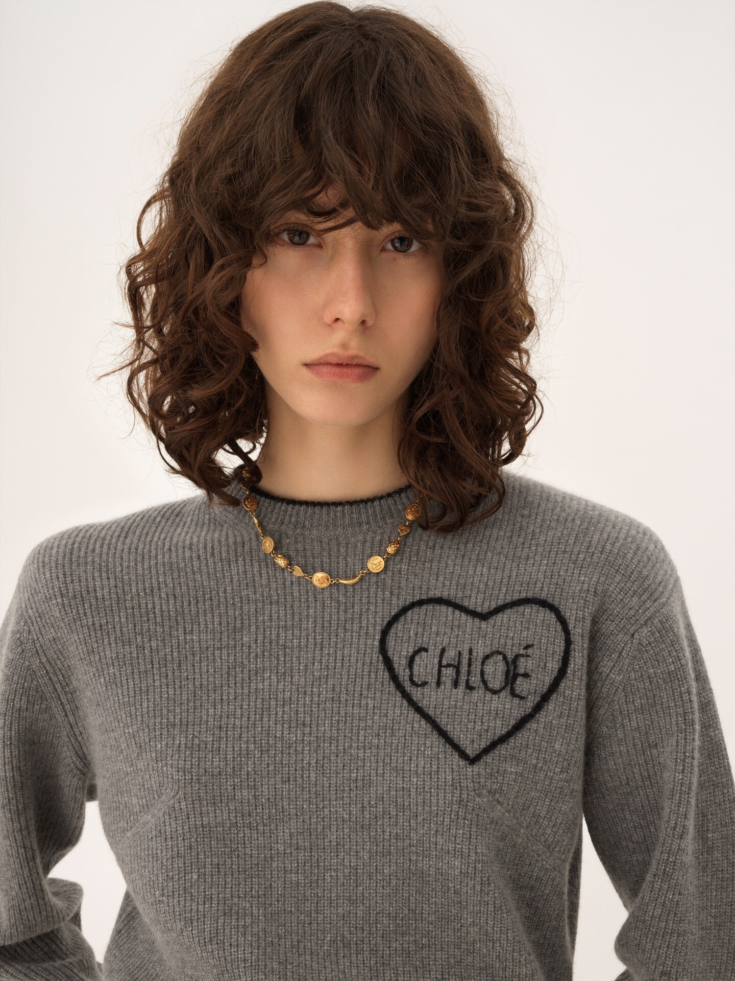 Cropped fitted logo jumper in a wool knit - 7