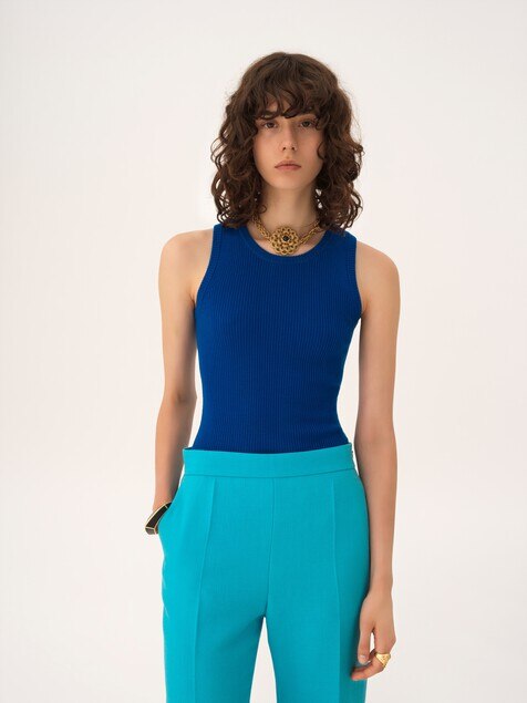 Top col rond sans manches en maille de laine