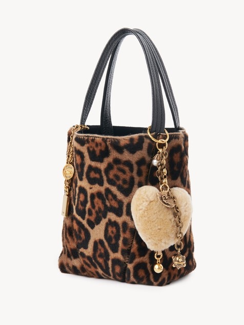 Chlo&eacute; Symbols Heart Shearling bag charm in brass