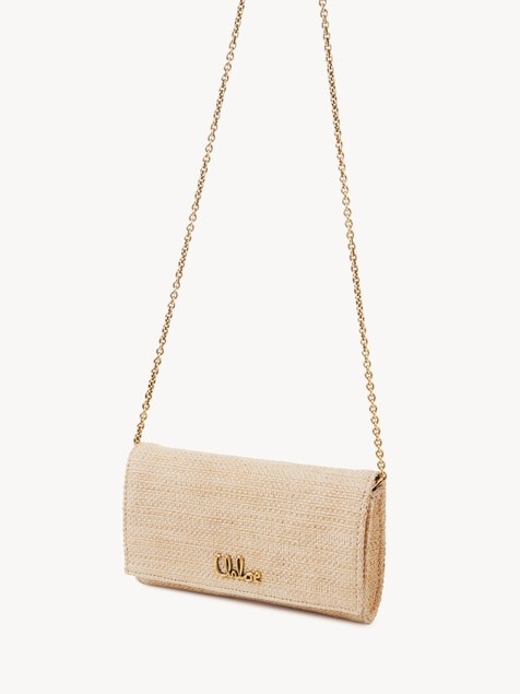 Chlo&eacute; Iconic flap wallet on chain in raffia-effect fibers