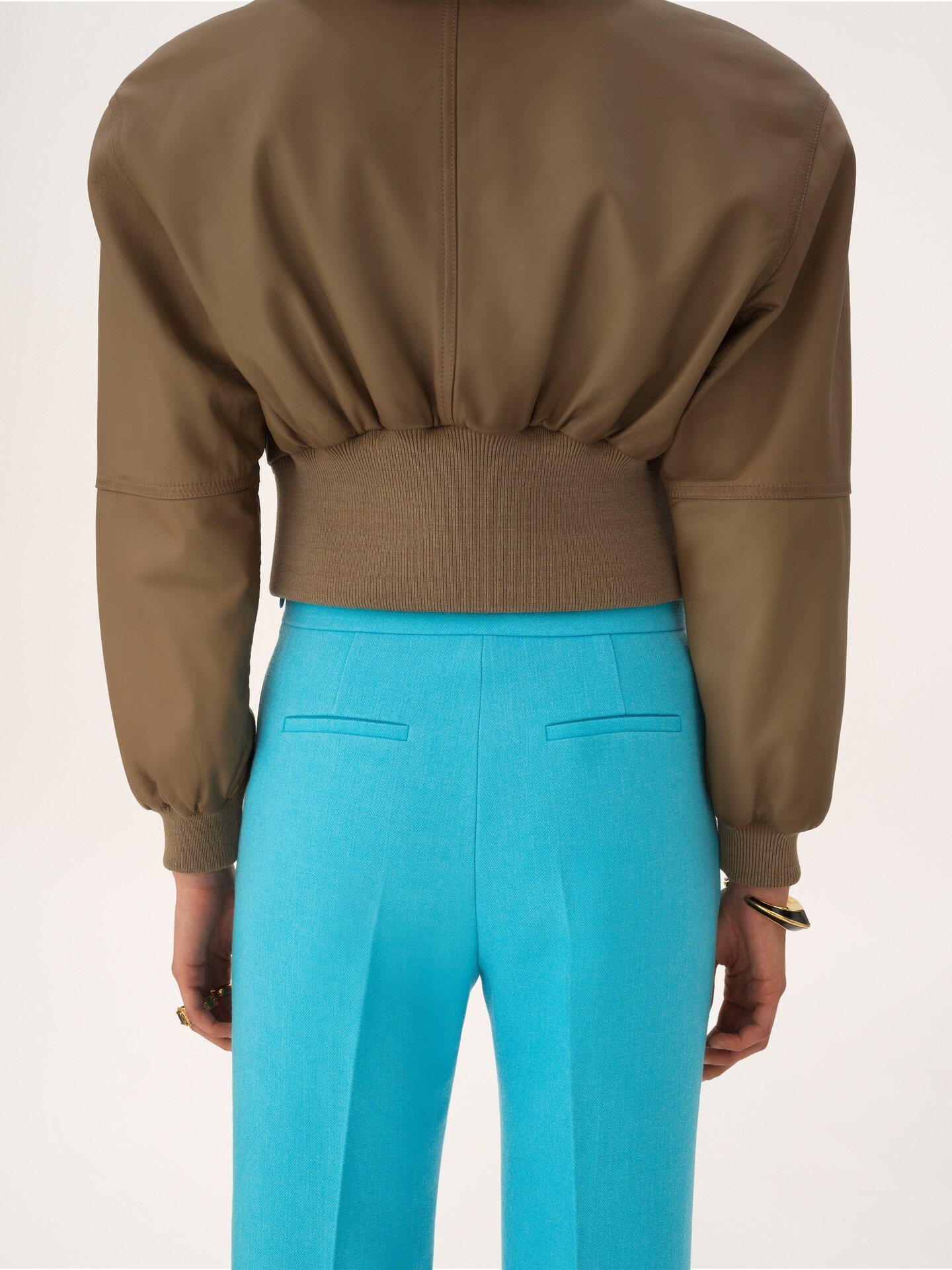 Straight cropped pants in wool cr&ecirc;pe - 9