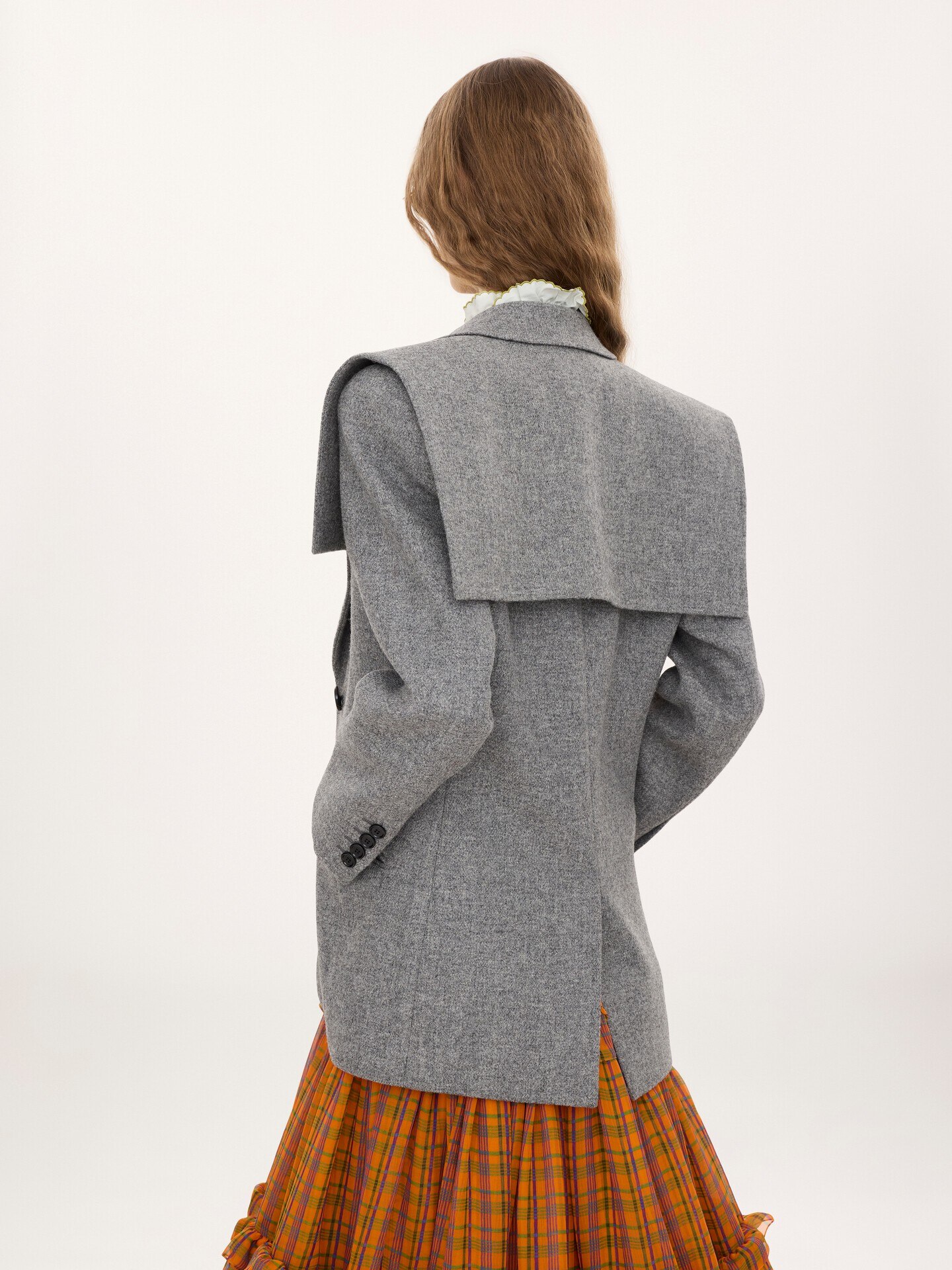 Single-breasted tailored jacket in chin&eacute; wool - 5.0