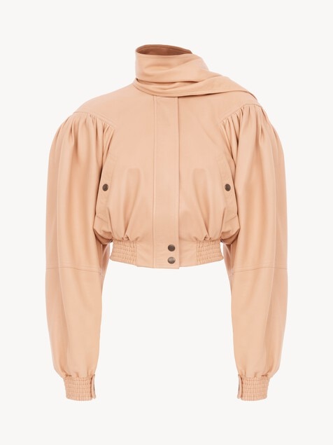 Chaqueta cropped con pa&ntilde;uelo de cuero