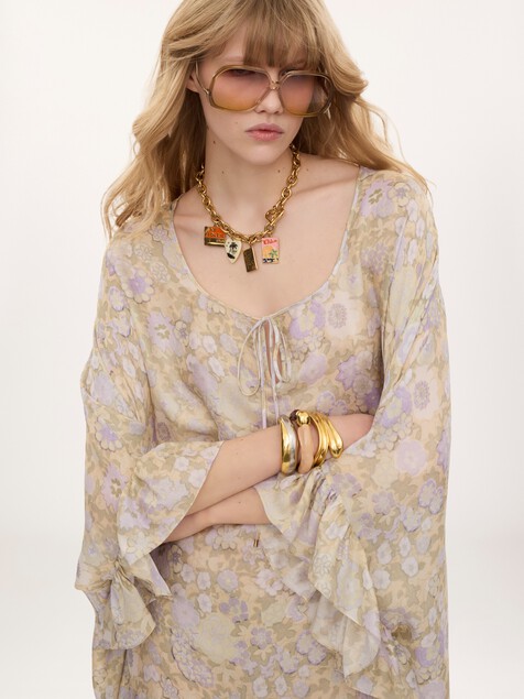 Knee-length ruffled kaftan in silk charmeuse