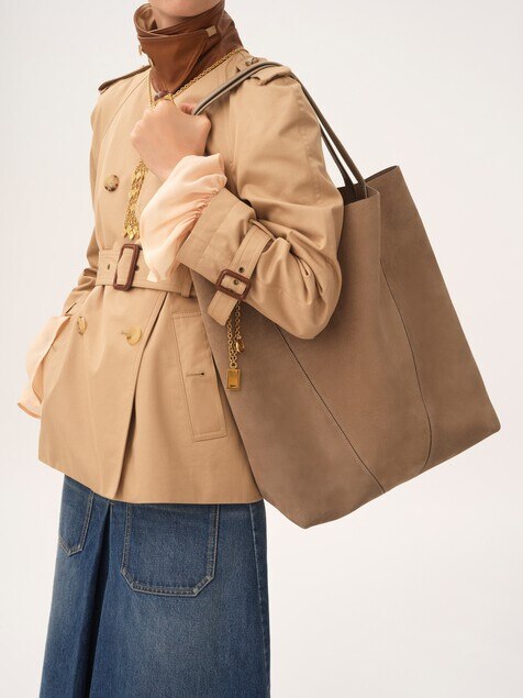 Large Chlo&eacute; Spin tote bag in suede leather