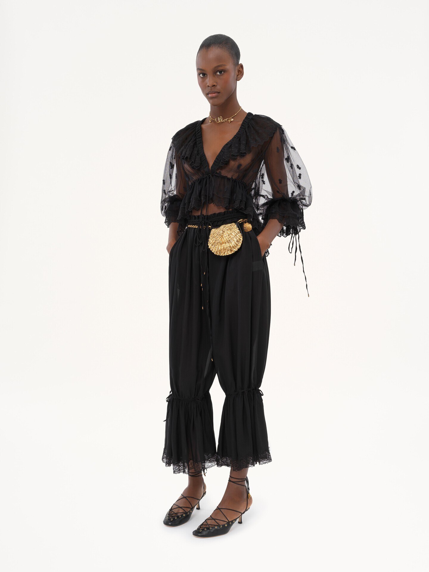 R&uuml;schen-Top aus bestickter Spitze mit V-Ausschnitt - 3