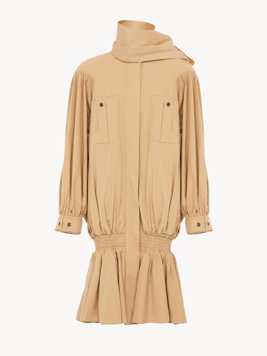 Hochgeschlossener geraffter Trenchcoat aus Baumwollpopeline - 2