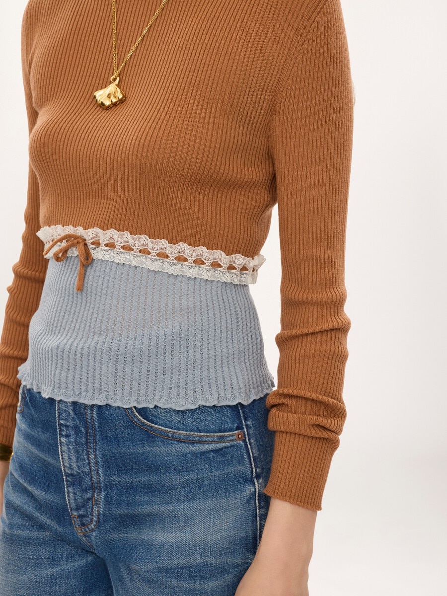 Cropped fitted jumper in a wool knit & lace - 6