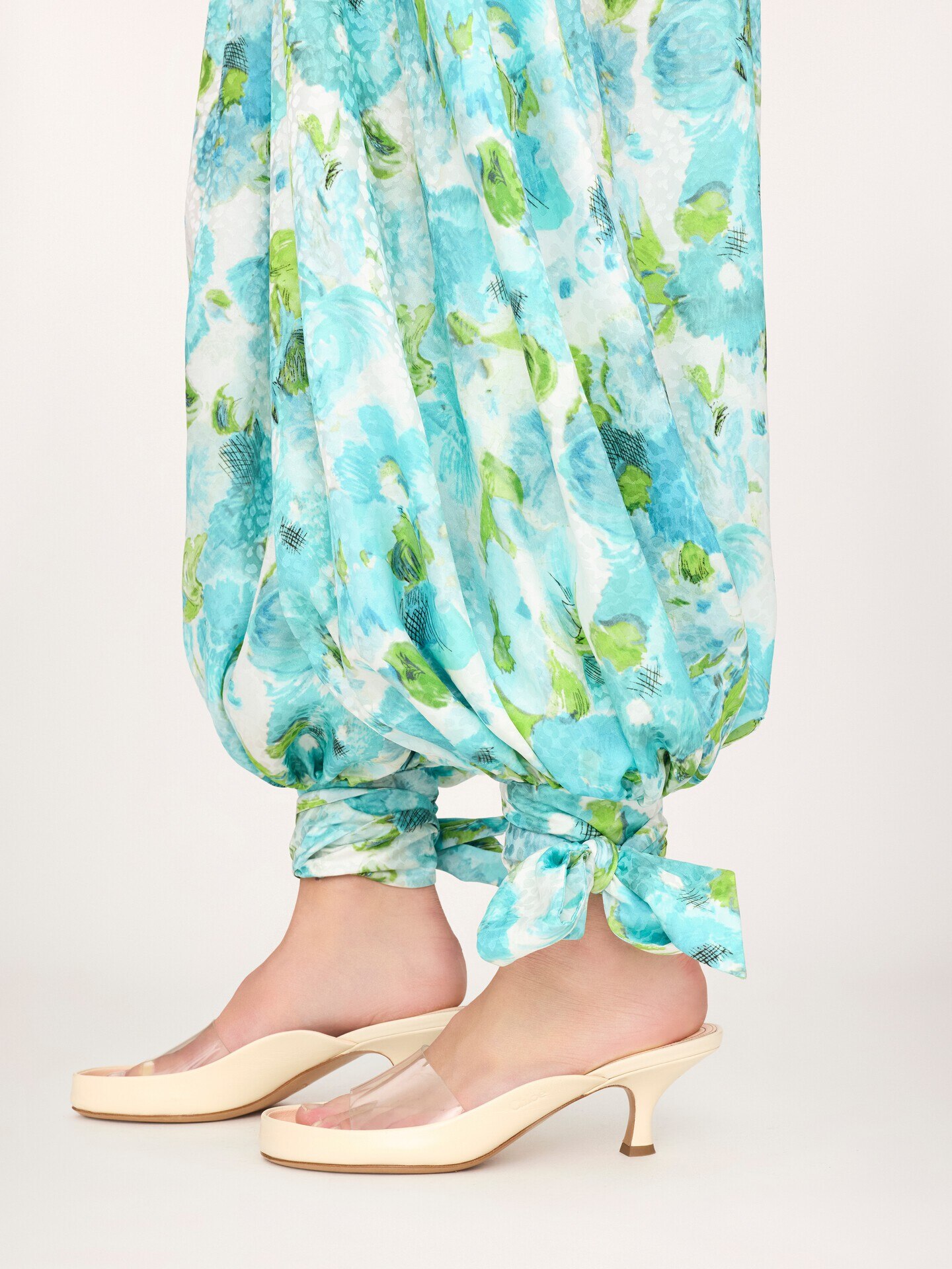 Pantalon fluide pliss&eacute; en soie jacquard - 5