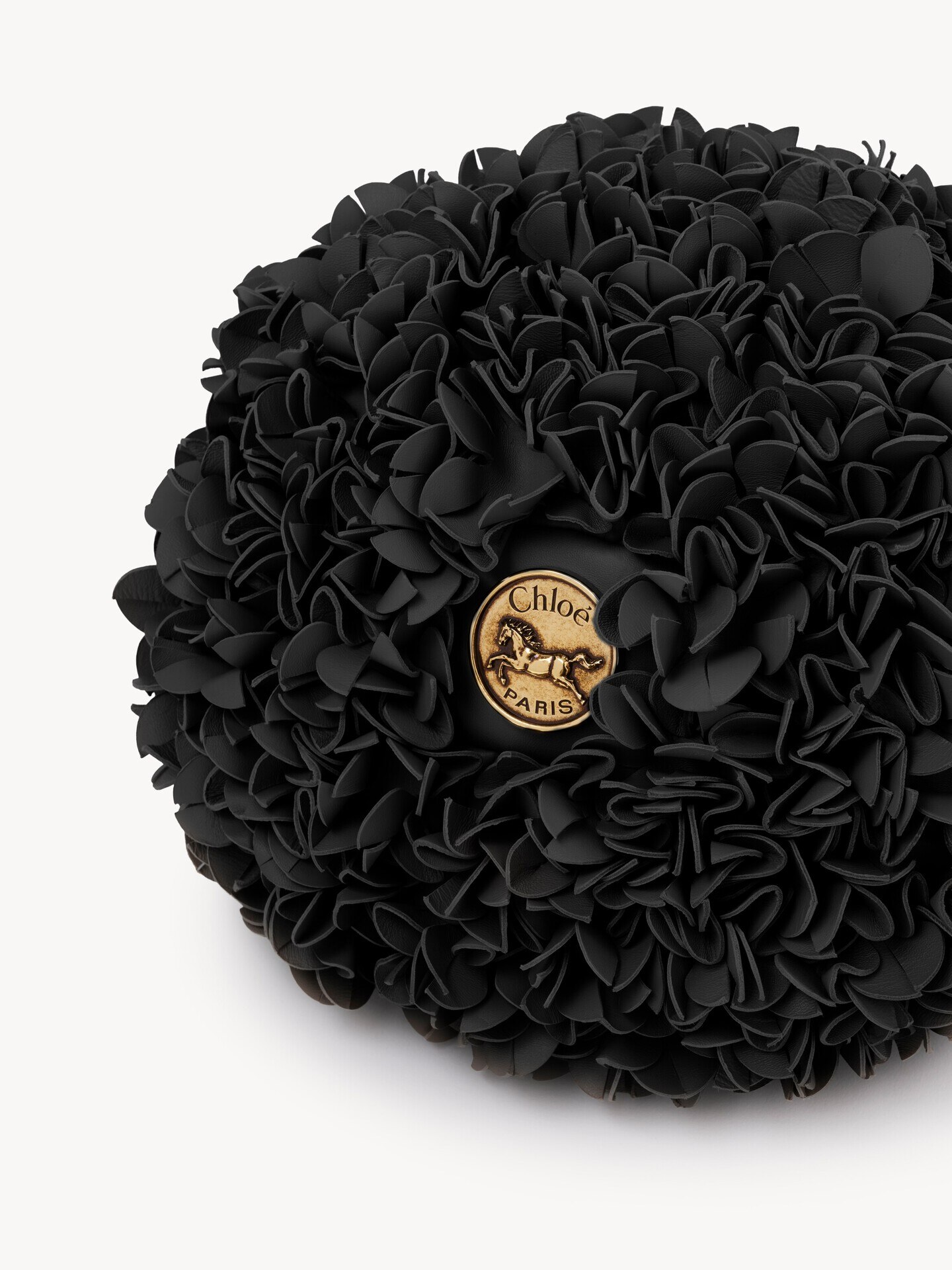 Chlo&eacute; Pliss&eacute; Schultertasche mit Kette und Lederblumen - 6