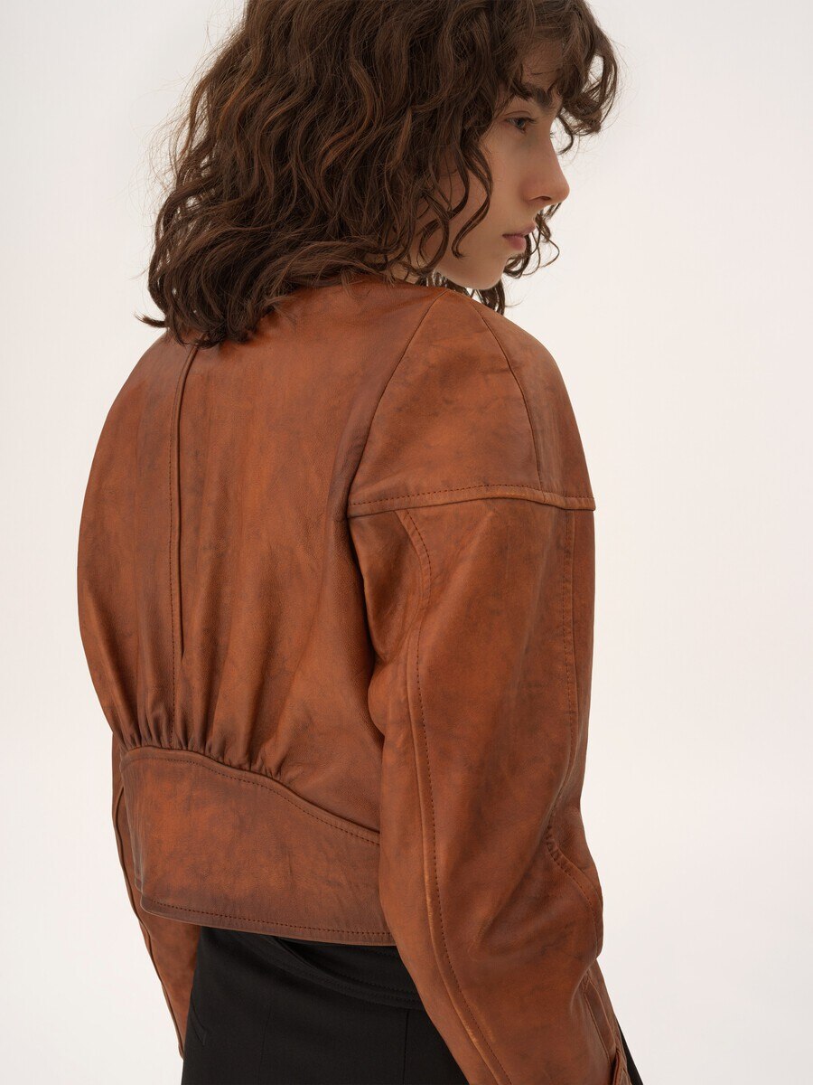 Cropped scoop-neck jacket in leather - 7