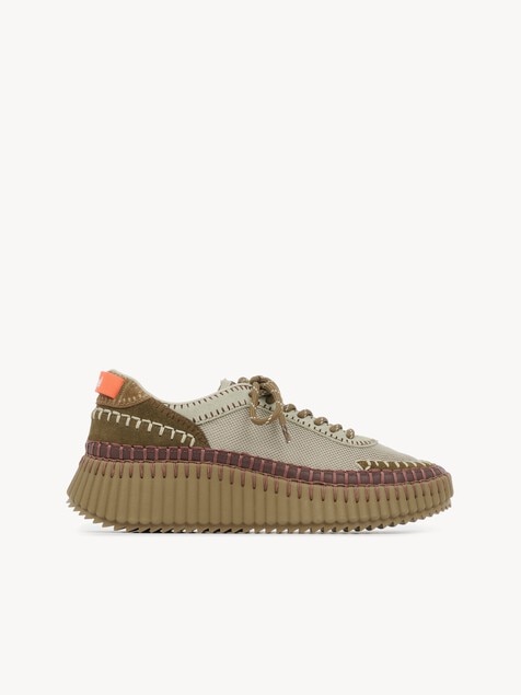 Nama sneaker