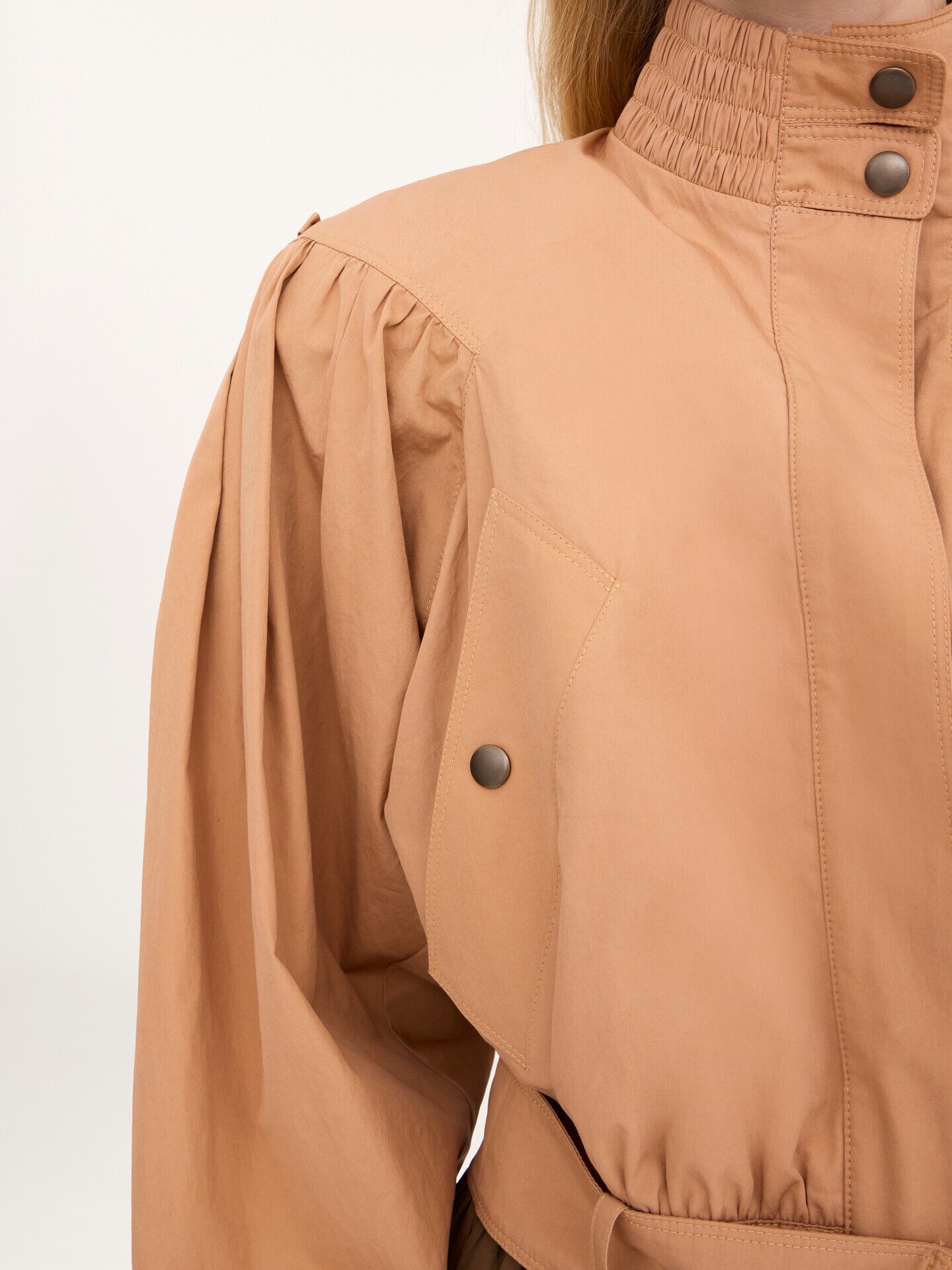 Chaqueta cropped fruncida de popelina de algod&oacute;n - 7