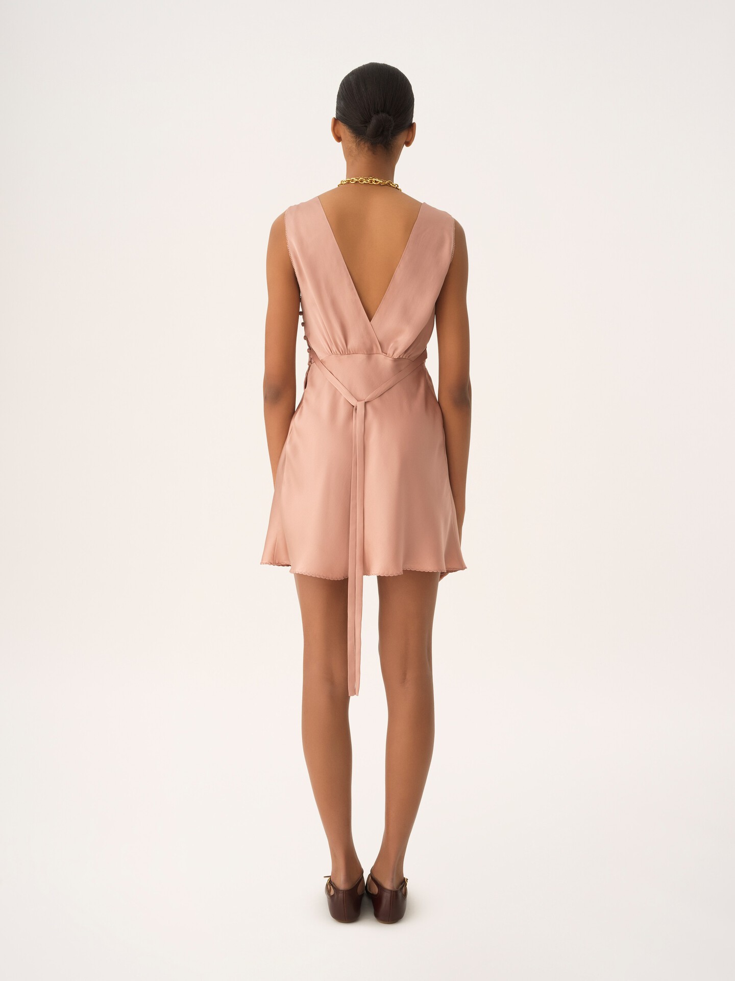 Sleeveless mini dress in washed silk satin & lace - 5