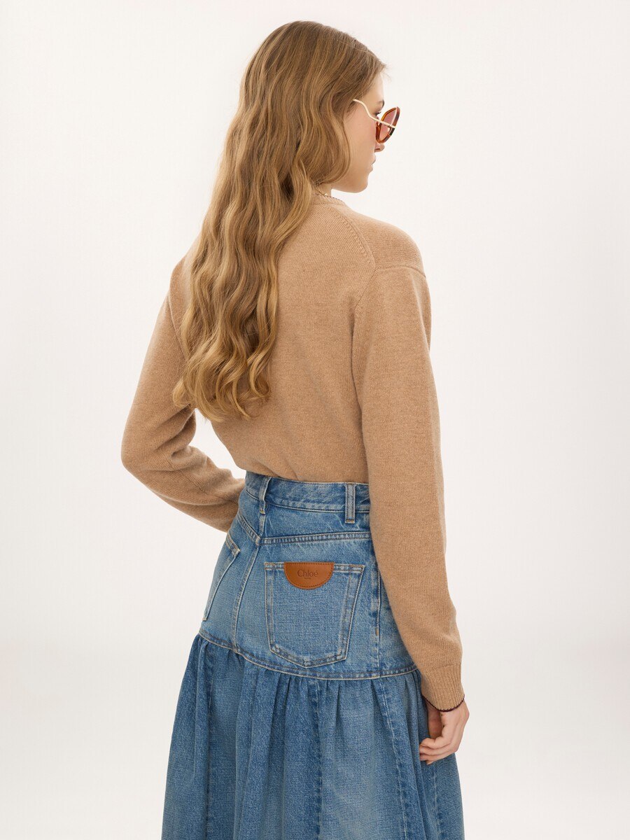 K&ouml;rperbetonte Strickjacke aus Wolle und Kaschmir mit Logo - 5