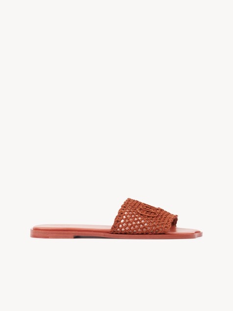 Chlo&eacute; Soleil slide
