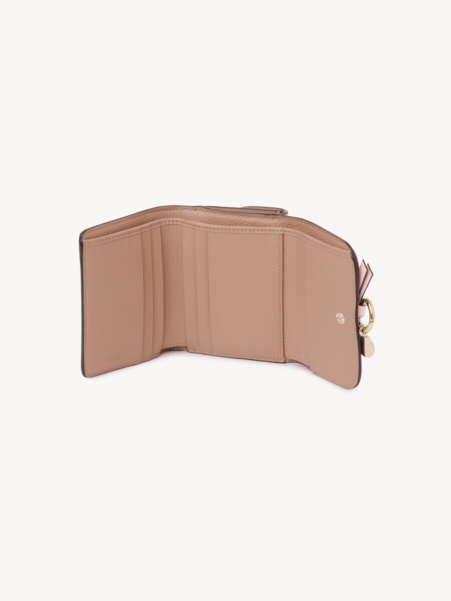Small Alphabet tri-fold in grained leather - 5