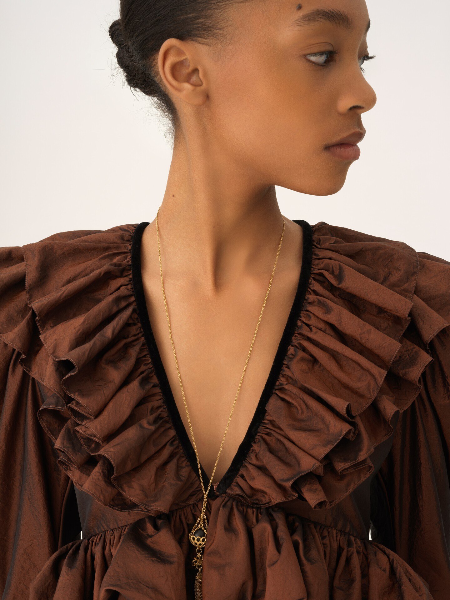 Cropped V-neck ruffle top in washed silk taffeta - 8