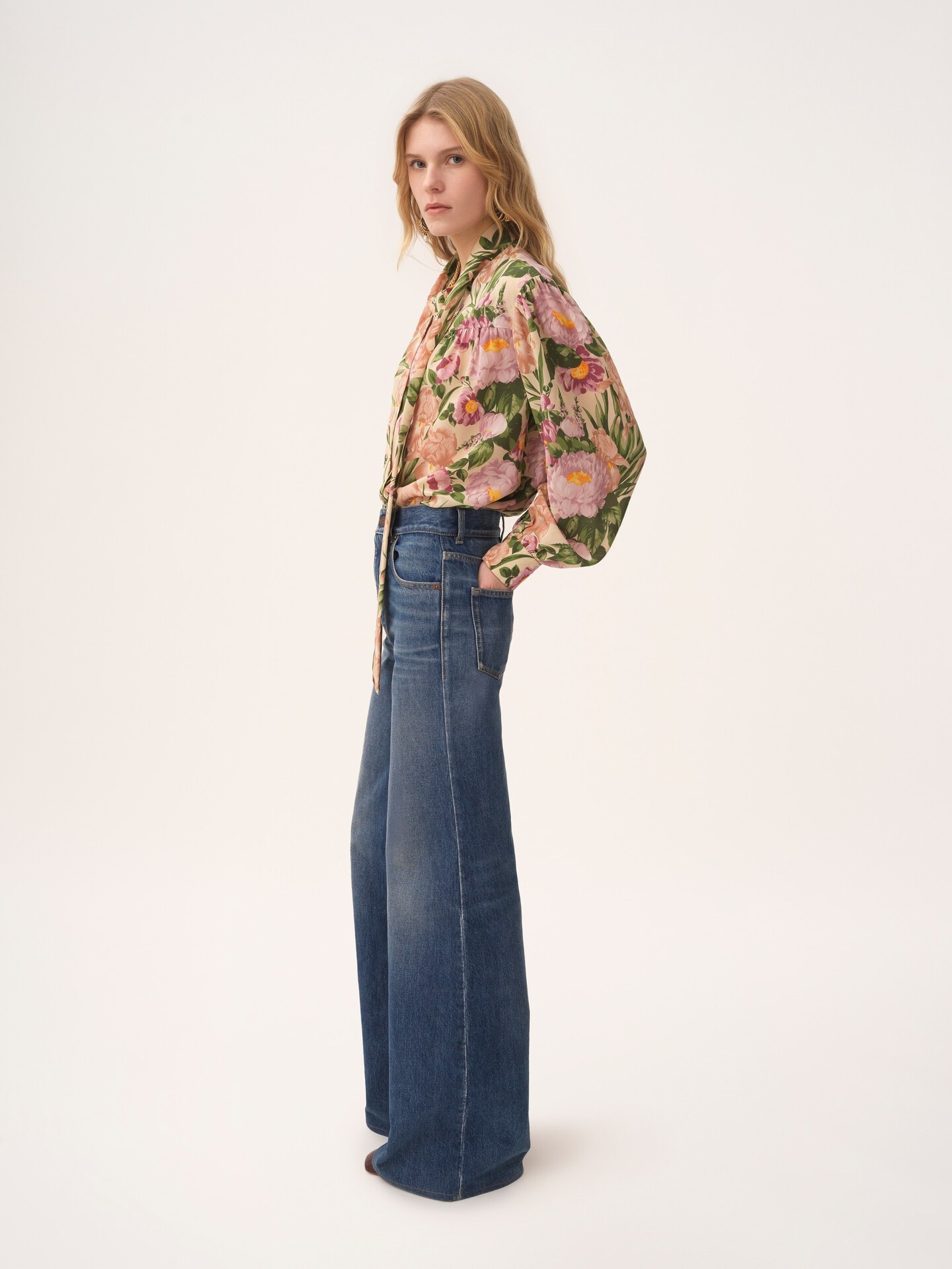 Maxi gathered lavalli&egrave;re blouse in cr&ecirc;pe de chine - 6