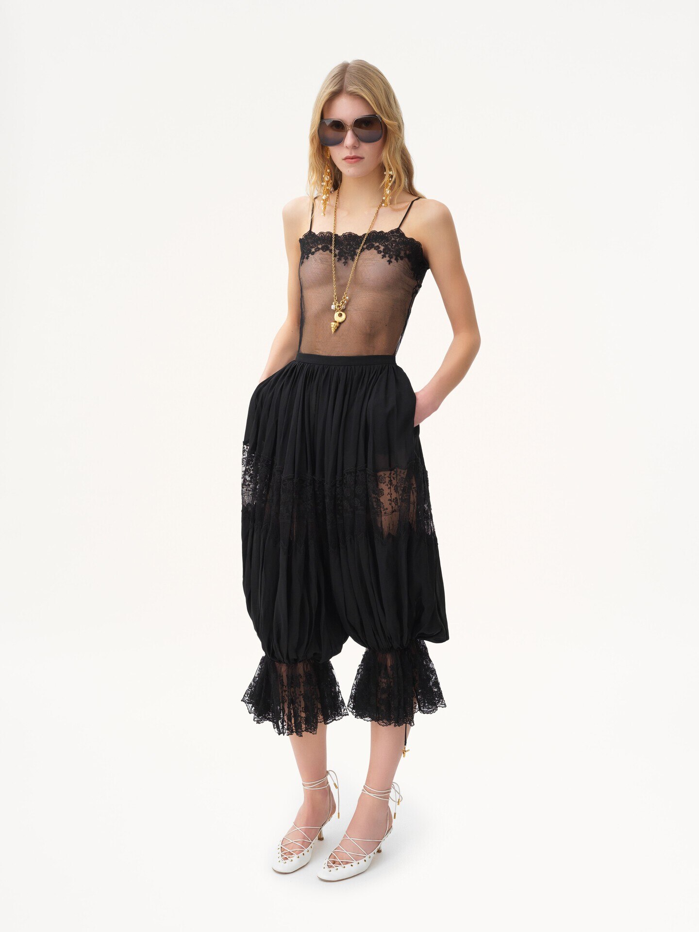 Fitted tank top in embroidered lace - 3