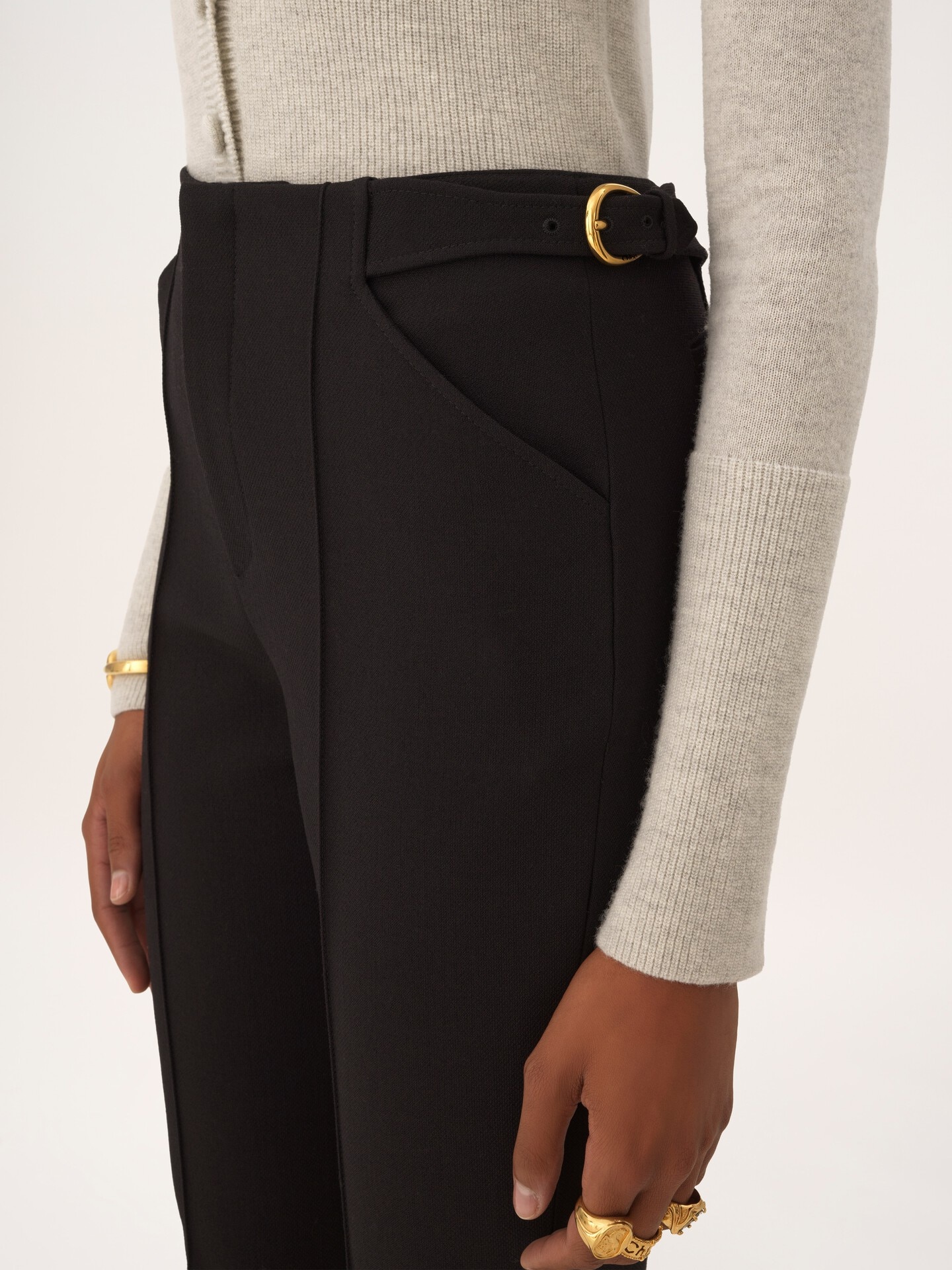 Tailored capri trousers in wool cr&ecirc;pe - 6.0