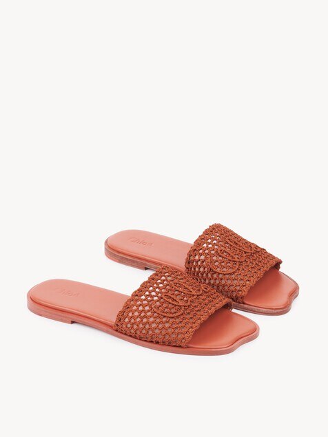 Chloé Soleil slide