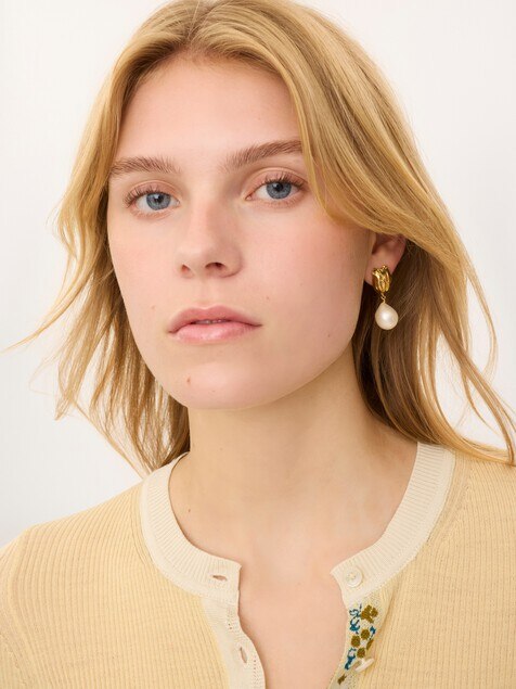 The Chlo&eacute; Tulip earrings