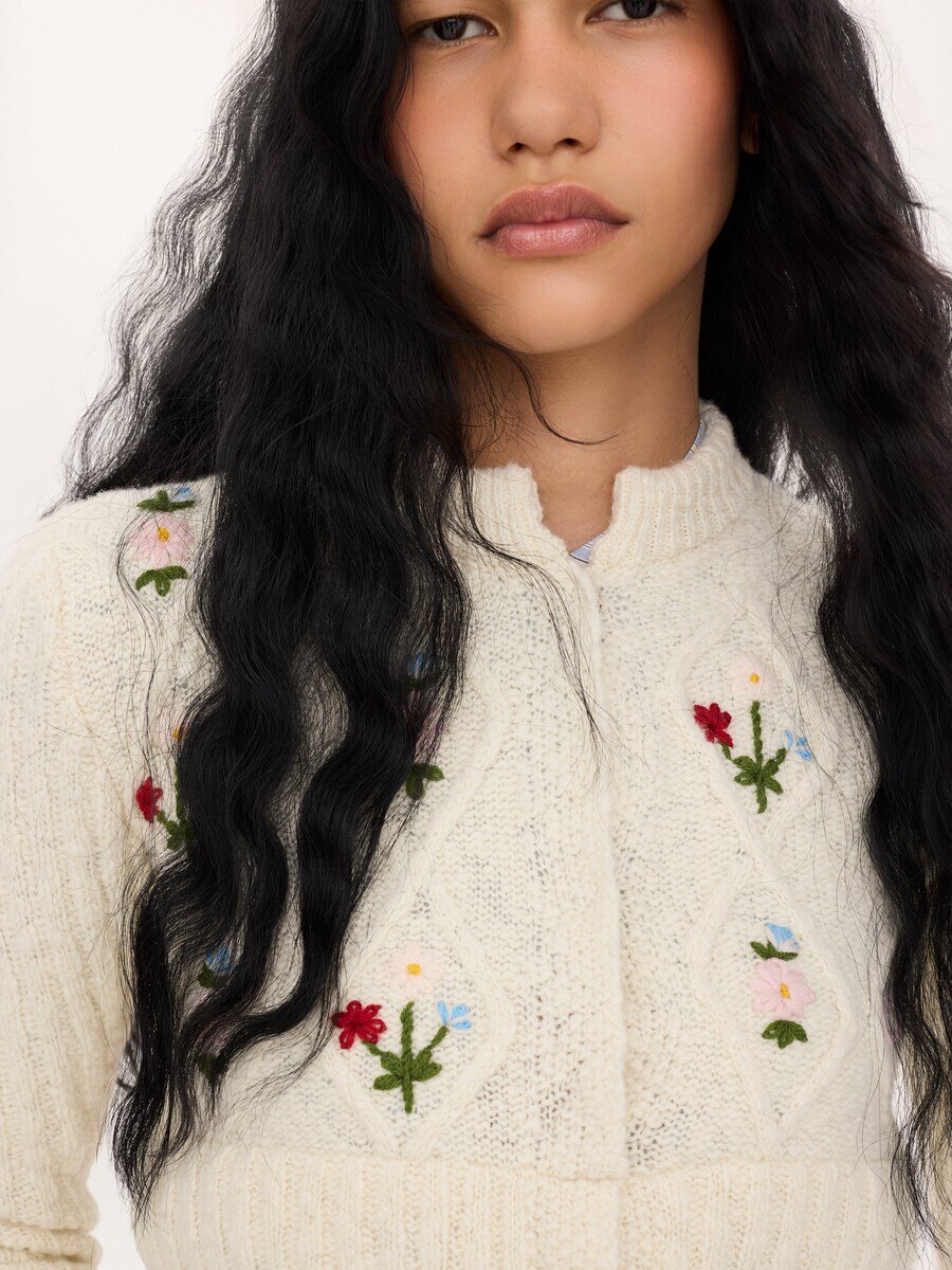 Fitted cardigan in a wool knit - 5
