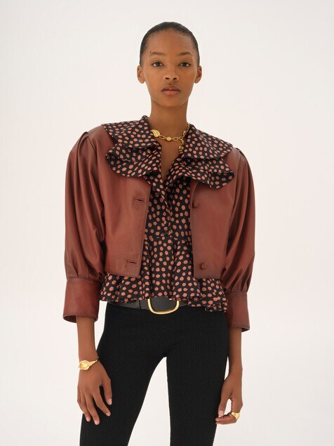 Kragenlose Jacke aus Leder in Cropped-Passform