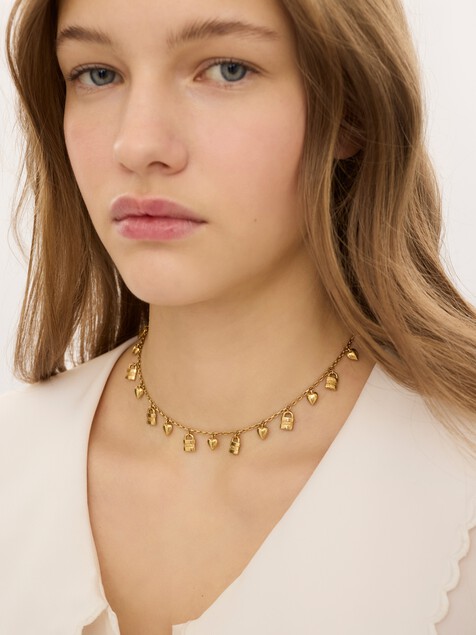 The Chlo&eacute; Mini Paddington necklace