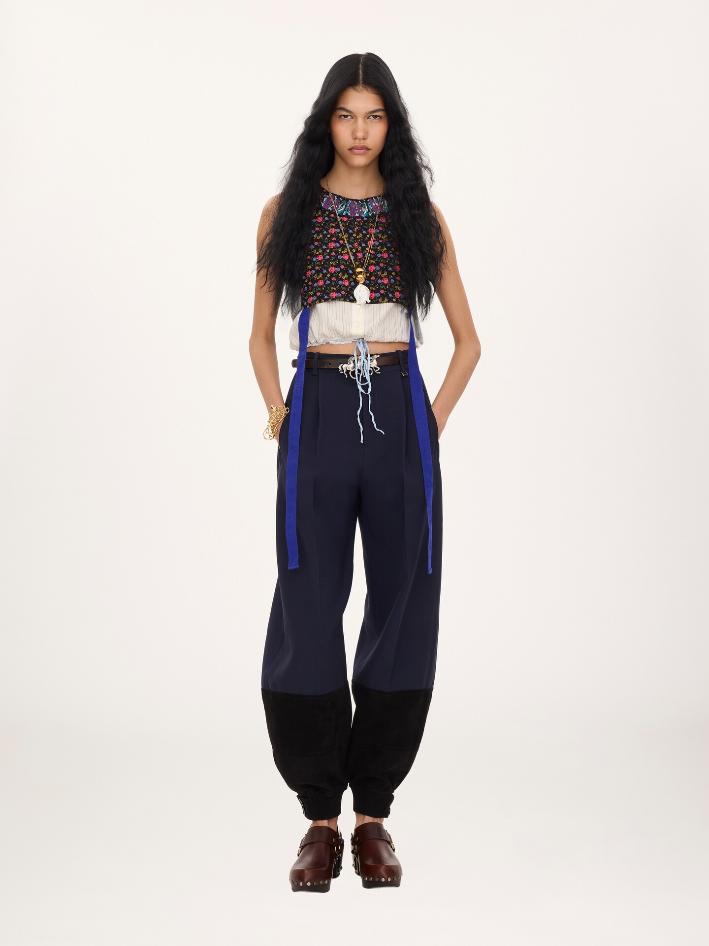 High-rise barrel trousers in wool cr&ecirc;pe & suede leather - 1.0
