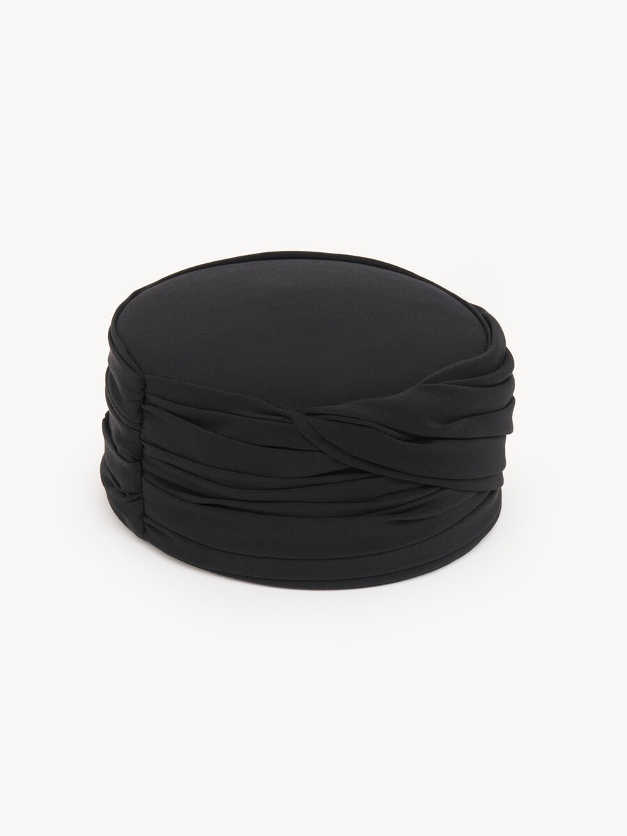 El sombrero Chlo&eacute; Toque en crep&eacute; de seda - 1