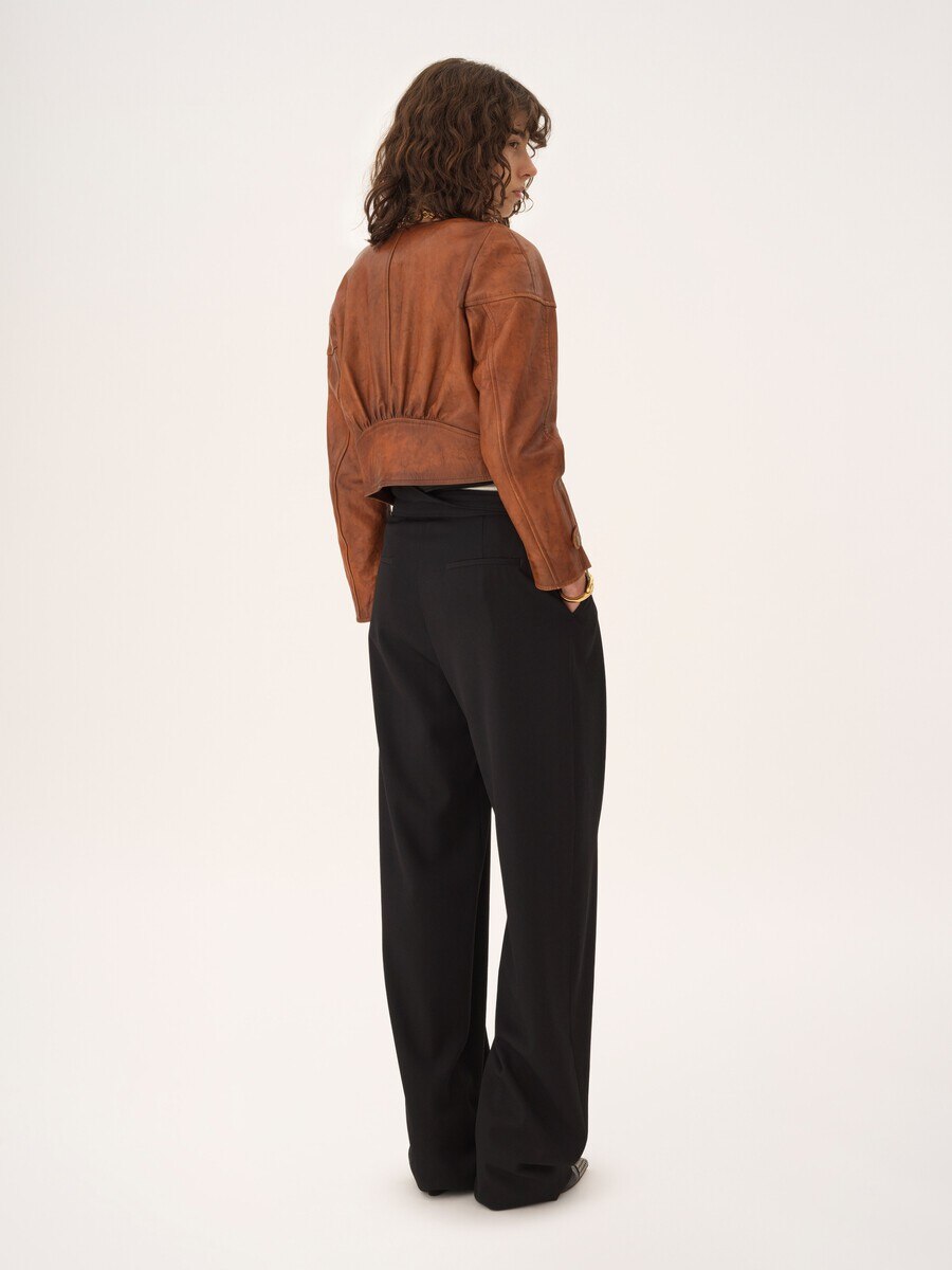 Cropped scoop-neck jacket in leather - 5