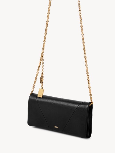 Chlo&eacute; Spin flap wallet on chain in grained leather