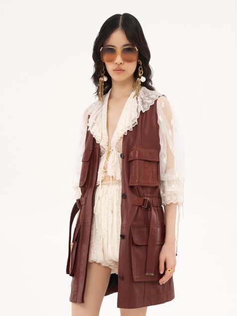 Utilitarian vest in leather
