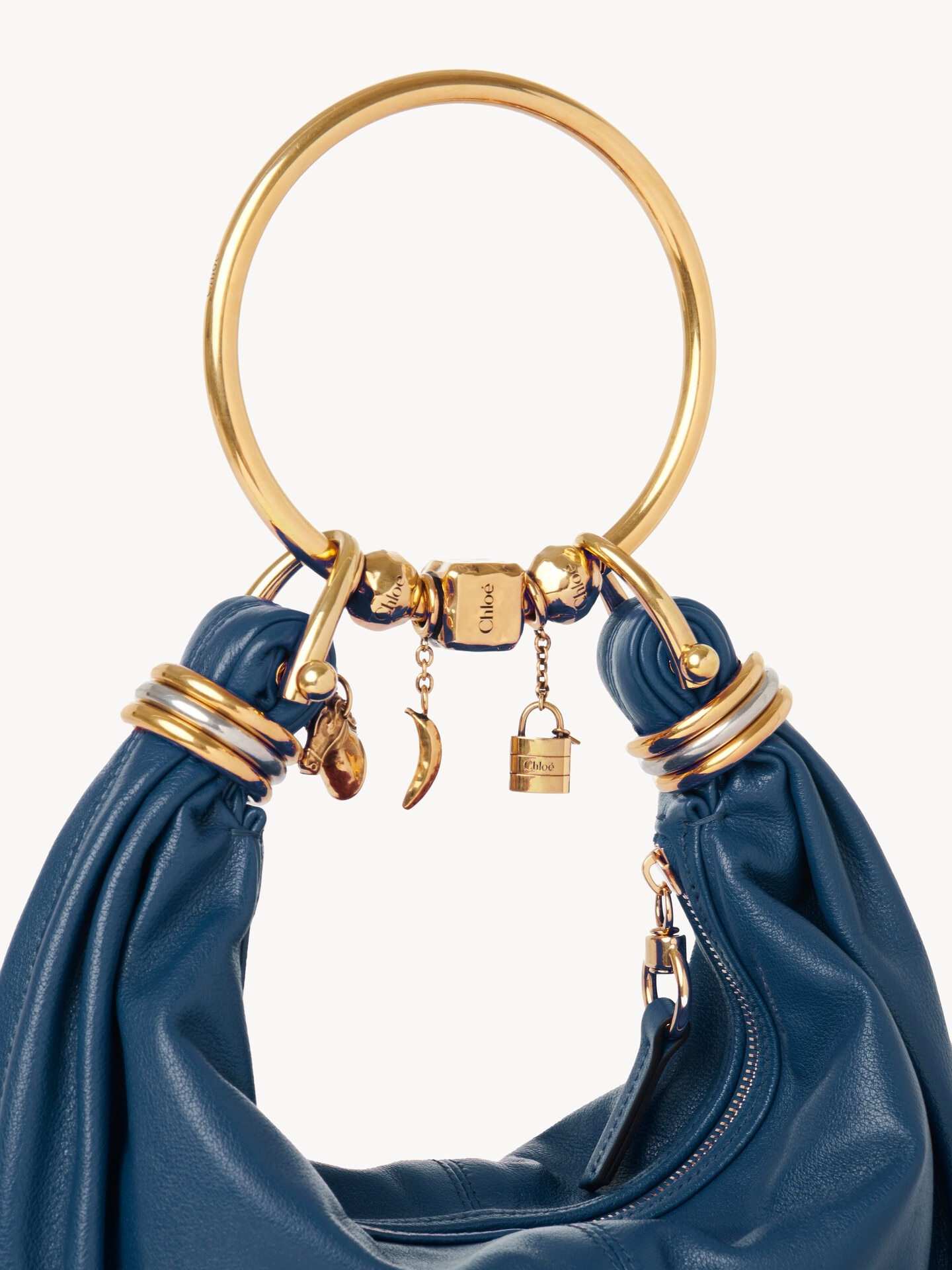 Petit sac hobo Bracelet bag en cuir grain&eacute; - 7