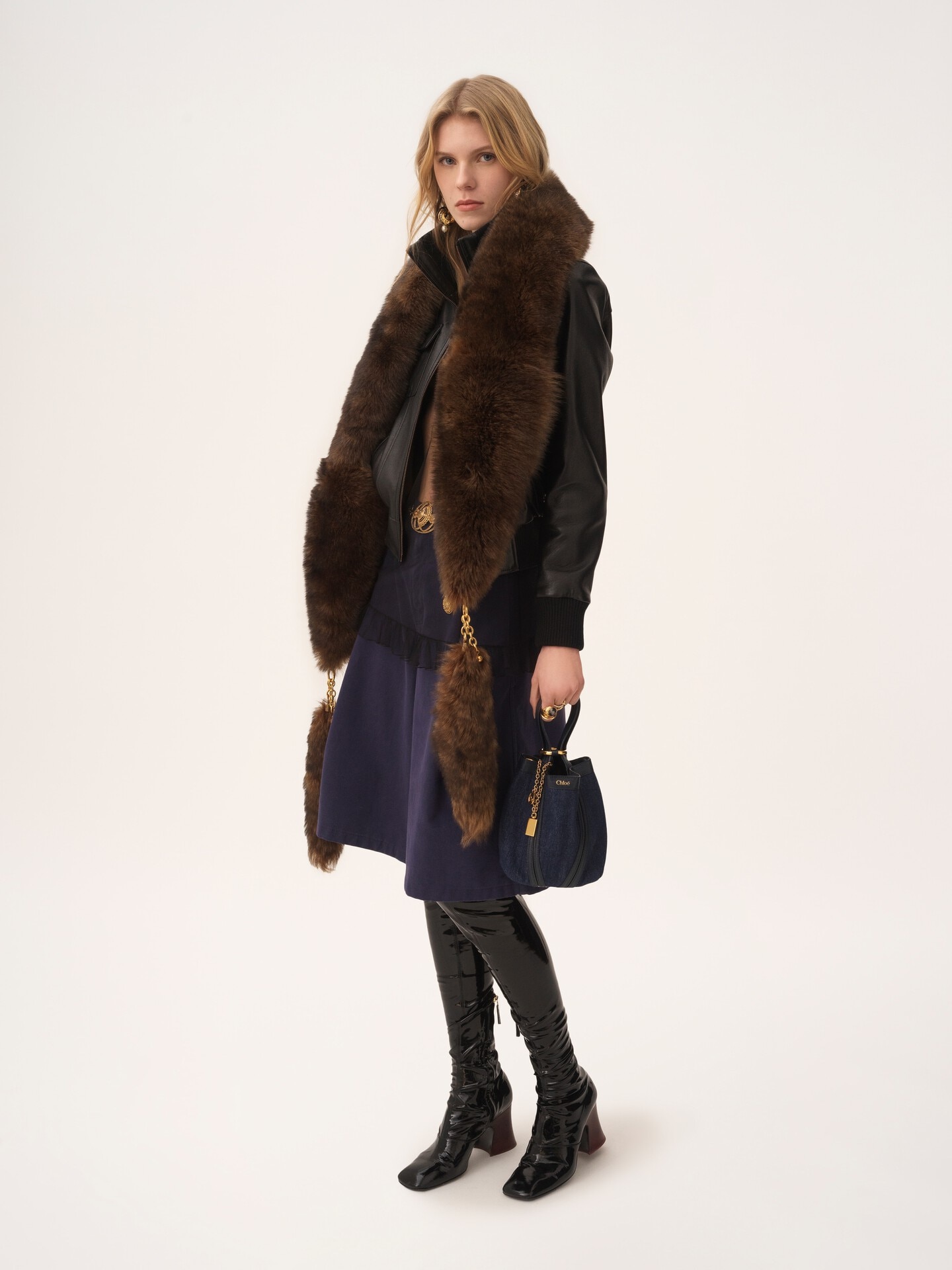 Small Chlo&eacute; Spin tote bag in denim - 8