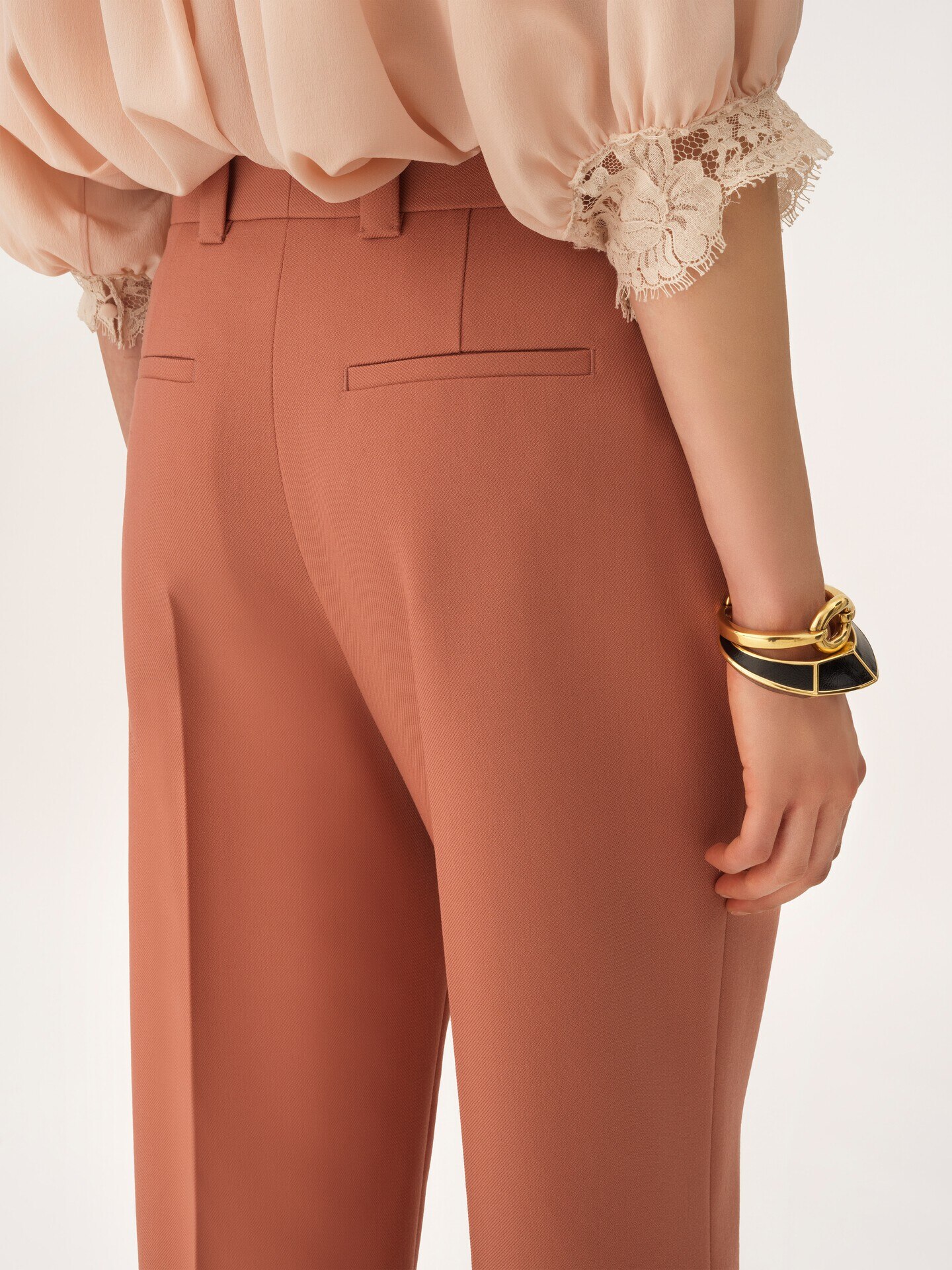 Pantalon bootcut &eacute;vas&eacute; en gabardine de laine - 7