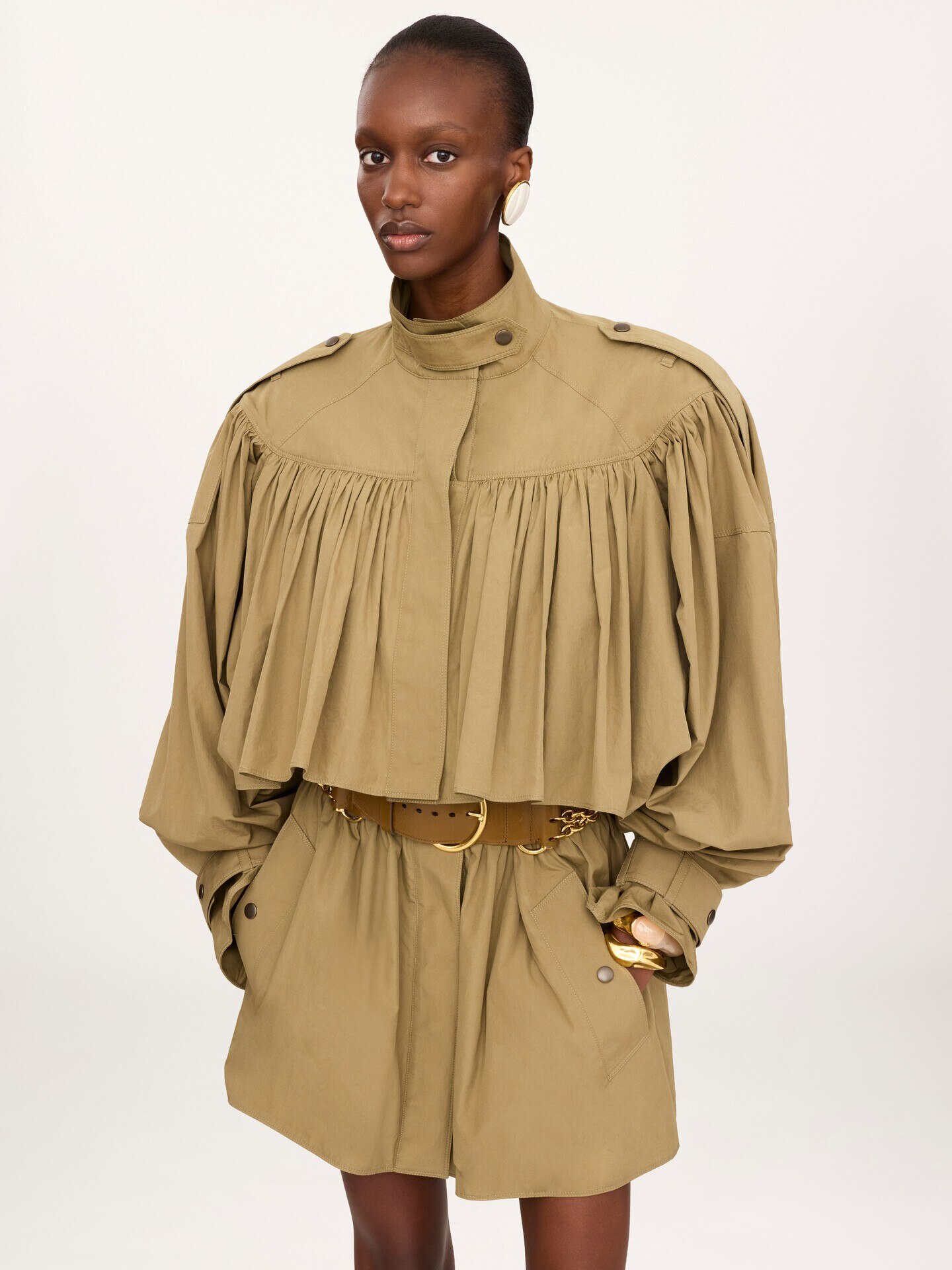 Kurzer, hochgeschlossener Trenchcoat aus Baumwollpopeline - 4